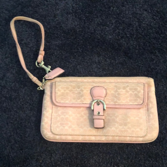 🌑Coach Classic Signature Jacquard Wristlet
